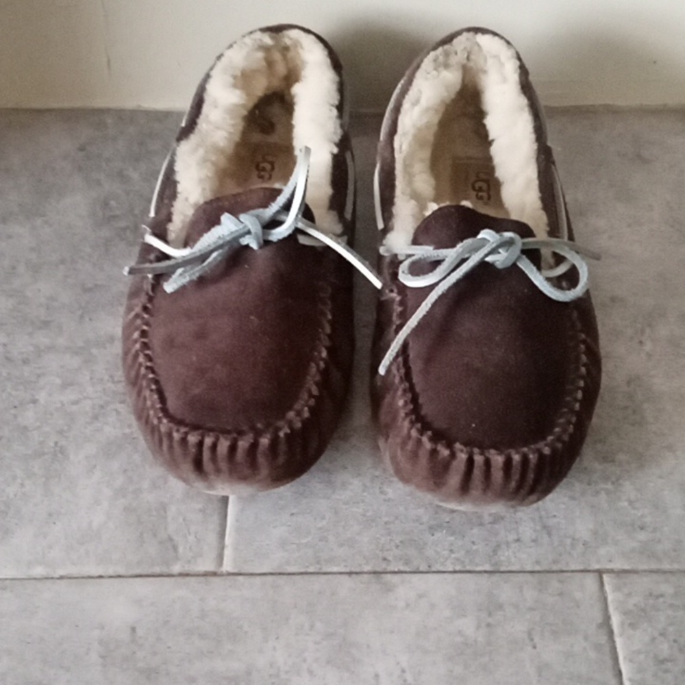 UGG SLIPPER saiz 8 women